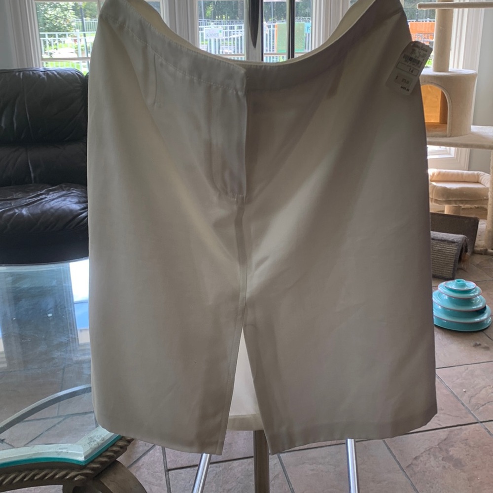 Medium skirt, white, size 14, Rena Lange brand
